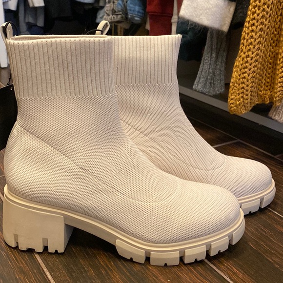 Forever 21 Shoes - Brand new booties